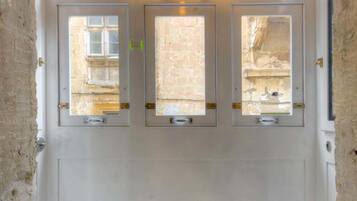 Classic Townhome, 1 Bedroom | Balcony