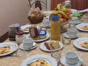 Breakfast area - Posada la Reja (Malpica de Tajo)