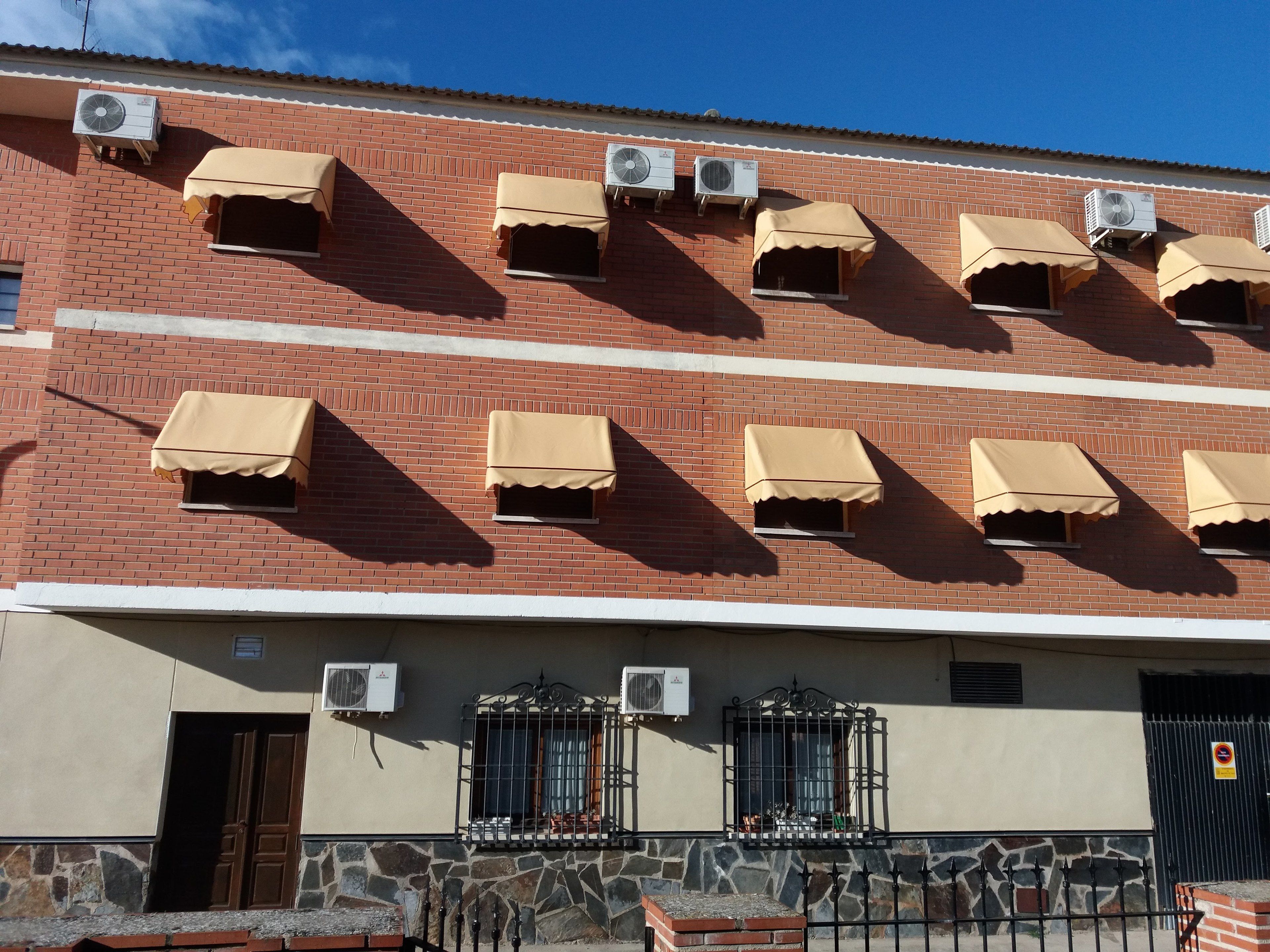 Vista frontal de la propiedad
