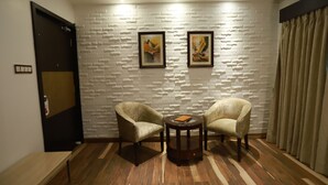 Deluxe Room, 1 Bedroom | Ruang tamu