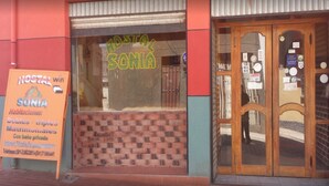 Unclassified image, 2 of 5, button - Hostal Sonia (Copacabana)