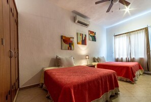 Apartment | 3 bedrooms, free WiFi, bed sheets