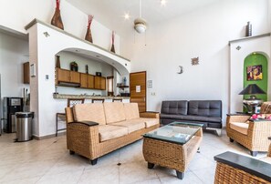 Lägenhet | Vardagsrum | Platt-tv