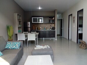 Apartment | Wohnbereich | Flachbildfernseher