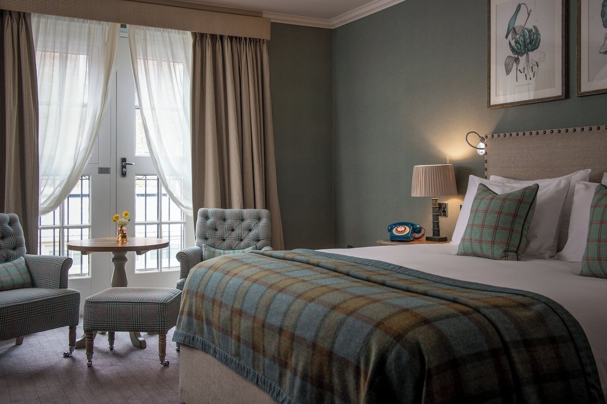 Accessible Double or Twin Room | Desk, soundproofing, free WiFi, bed sheets