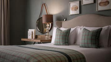 Escritorio, sistema de insonorización, wifi gratis y ropa de cama