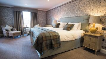 Feature Double Room | Een bureau, geluiddichte muren, gratis wifi, beddengoed