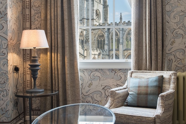 Feature Double Room | Desk, soundproofing, free WiFi, bed sheets