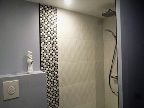 Comfort Double Room, Private Bathroom (Arlequin) | Miscellaneous