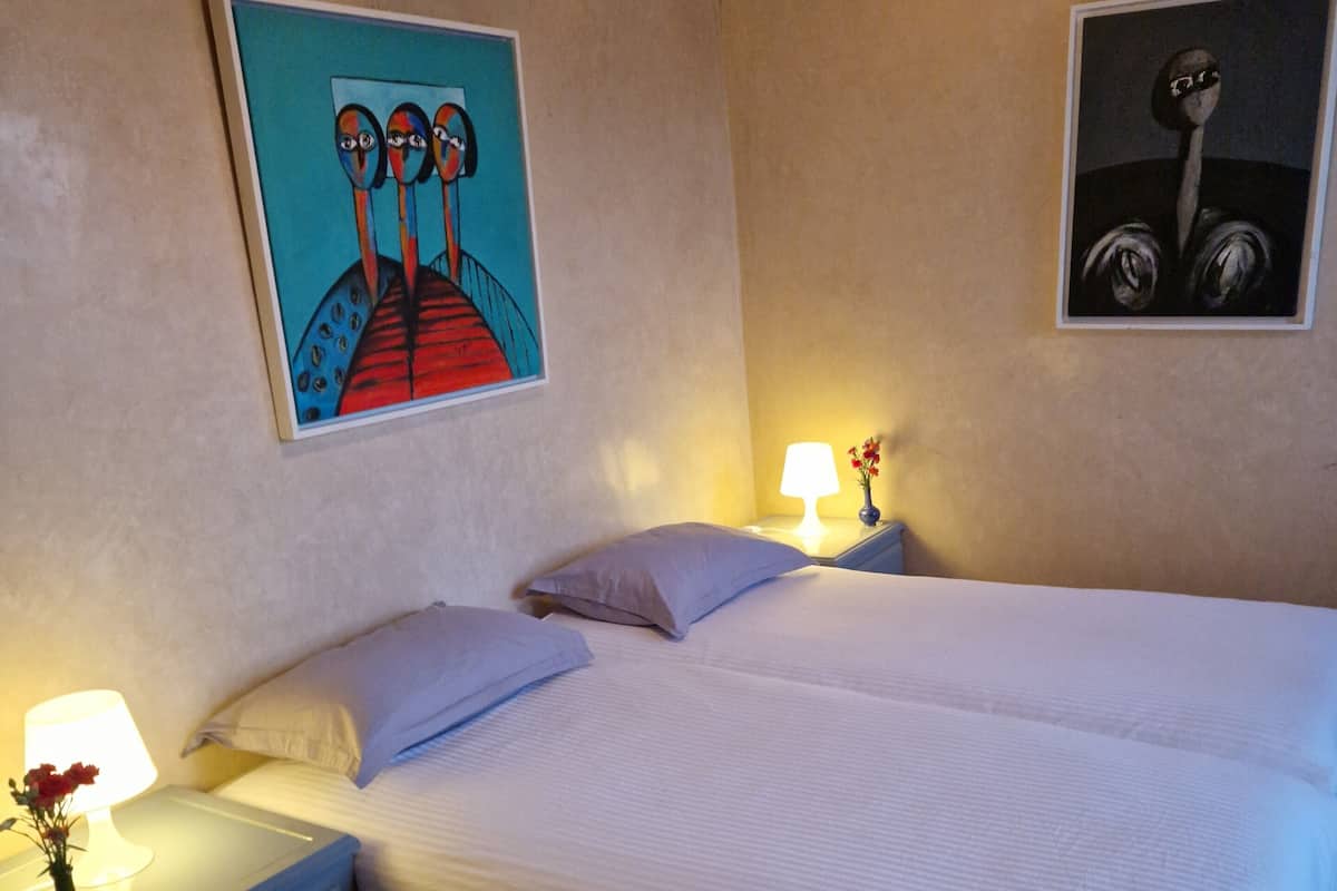Deluxe kamer, 1 twee- of 2 eenpersoonsbedden | Luxe beddengoed, verduisterende gordijnen, geluiddichte muren