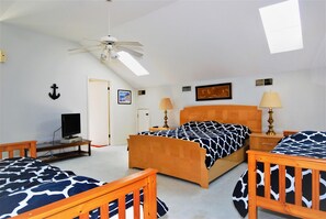 Condo, 2 chambres | 2 chambres, lit de bébé portatif, accès au Wi-Fi (inclus)