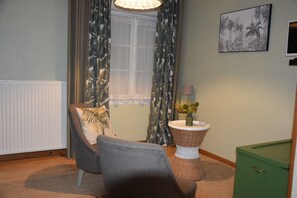 The Oyats | Cots/infant beds, free WiFi, bed sheets