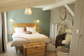 Loft superior, 1 llit de matrimoni | 1 dormitori, bressols, wifi gratuïta i roba de llit