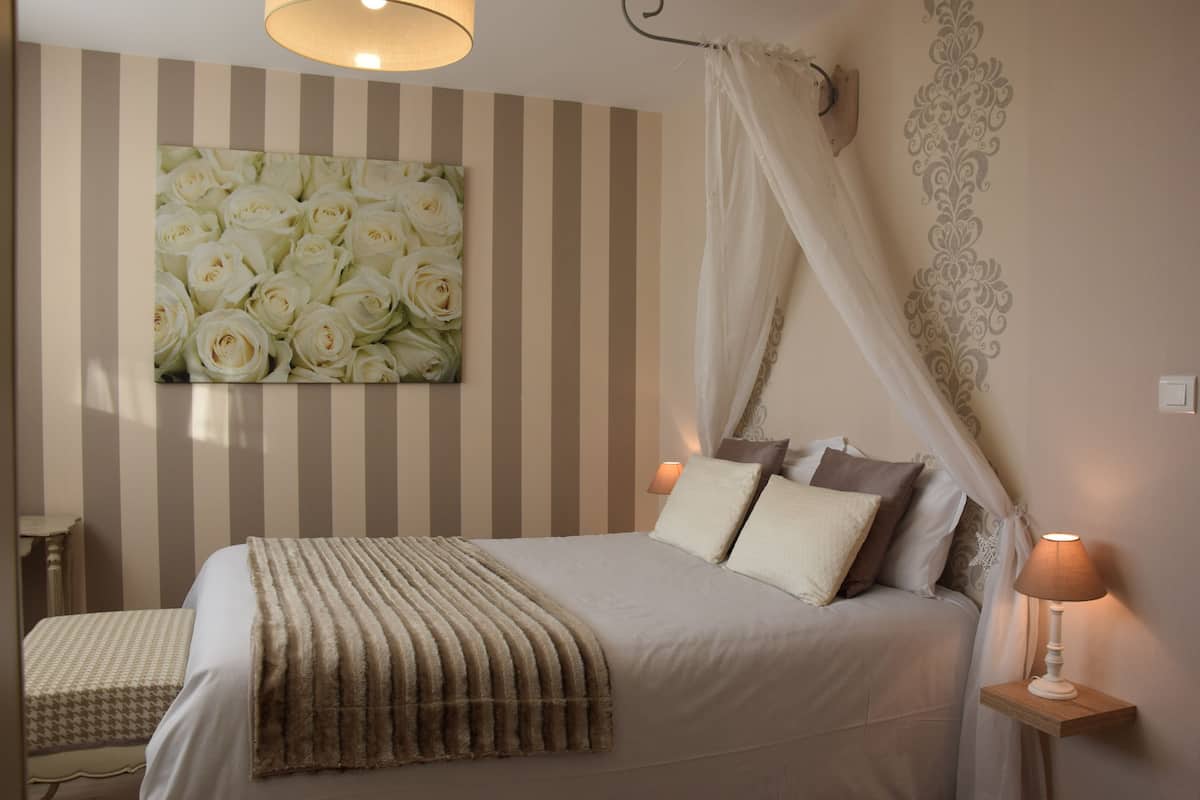 The Mollières | Cots/infant beds, free WiFi, bed sheets