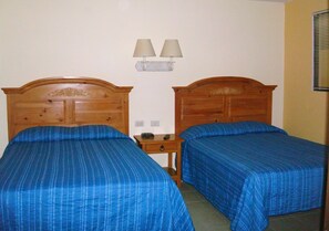 Schreibtisch, Bügeleisen/Bügelbrett, kostenloses WLAN, Bettwäsche