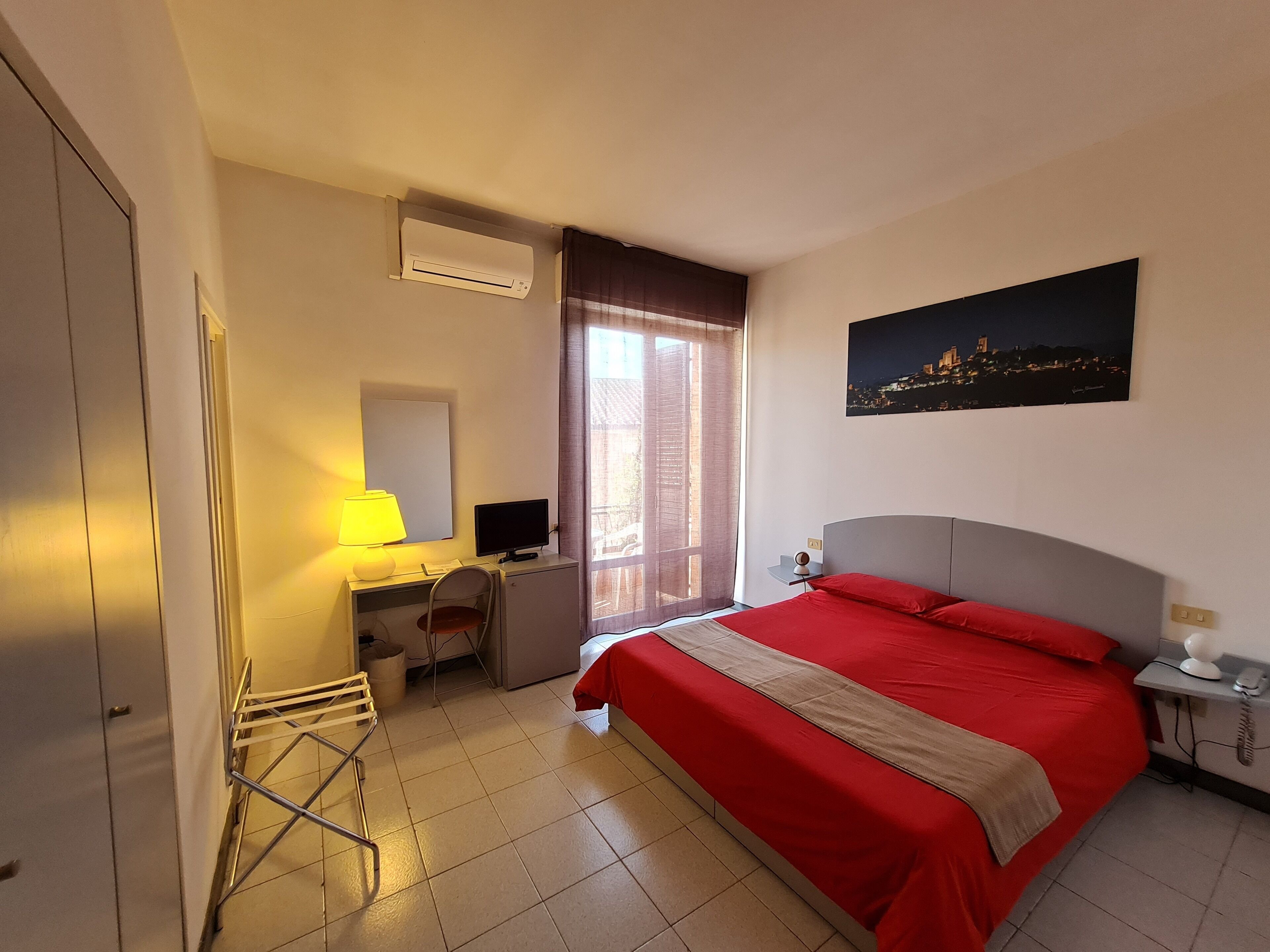 comfort double room, 1 bedroom | minibar, in-room safe, desk, free wifi