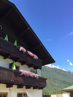 Front of property - Haus Alpenrose (Waidring)