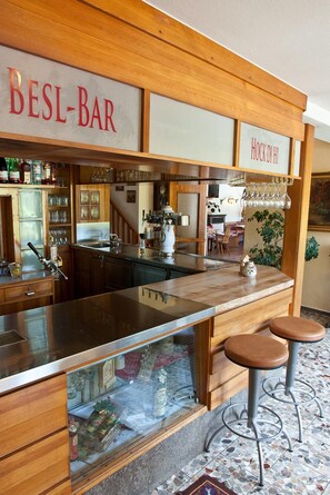 Bar (on property) - Alpenhotel Beslhof (Ramsau bei Berchtesgaden)