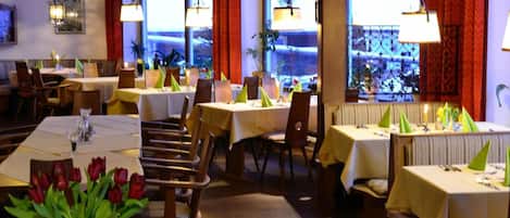 S'hi serveixen sopars i plats de cuina regional