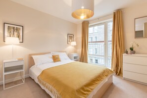 Room - DreamhouseApartments Edinburgh Haymarket (Edinburgh)