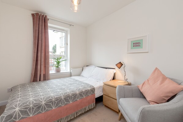 Comfort Apartment, 2 Double Beds | Living area | Flat-screen TV - DreamhouseApartments Edinburgh Haymarket (Edinburgh)