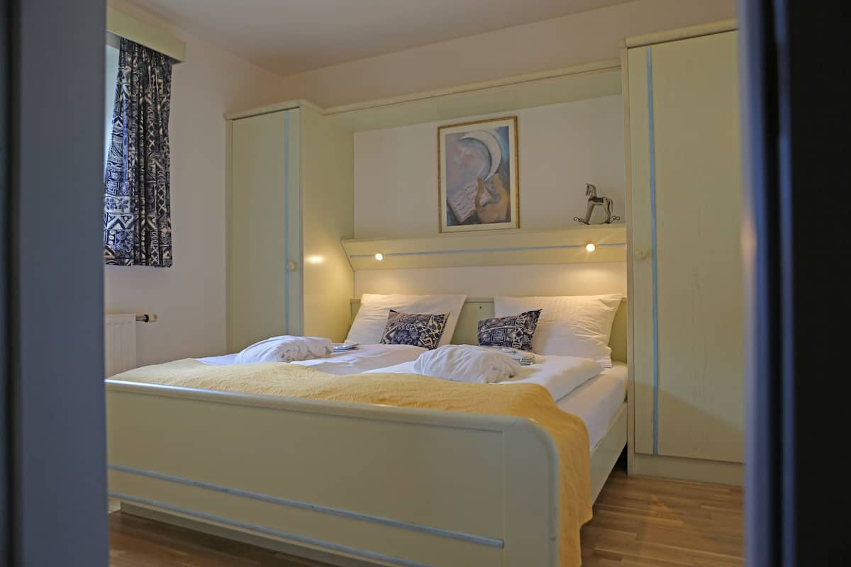 Traditional Apartment, 1 Bedroom, Kitchenette, Mountainside