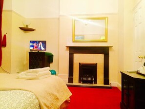 1 bedroom, blackout drapes, iron/ironing board, free WiFi - Southend Inn Hotel (Westcliff-on-Sea)