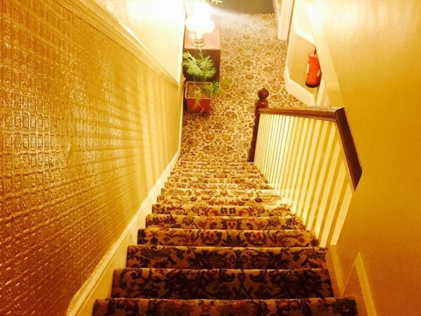 Hallway - Southend Inn Hotel (Westcliff-on-Sea)