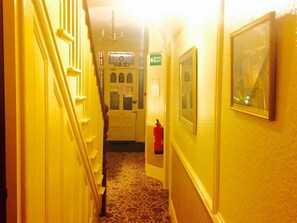 Hallway - Southend Inn Hotel (Westcliff-on-Sea)