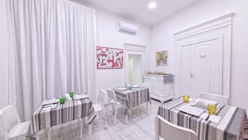 Gratis frukostbuffé varje dag