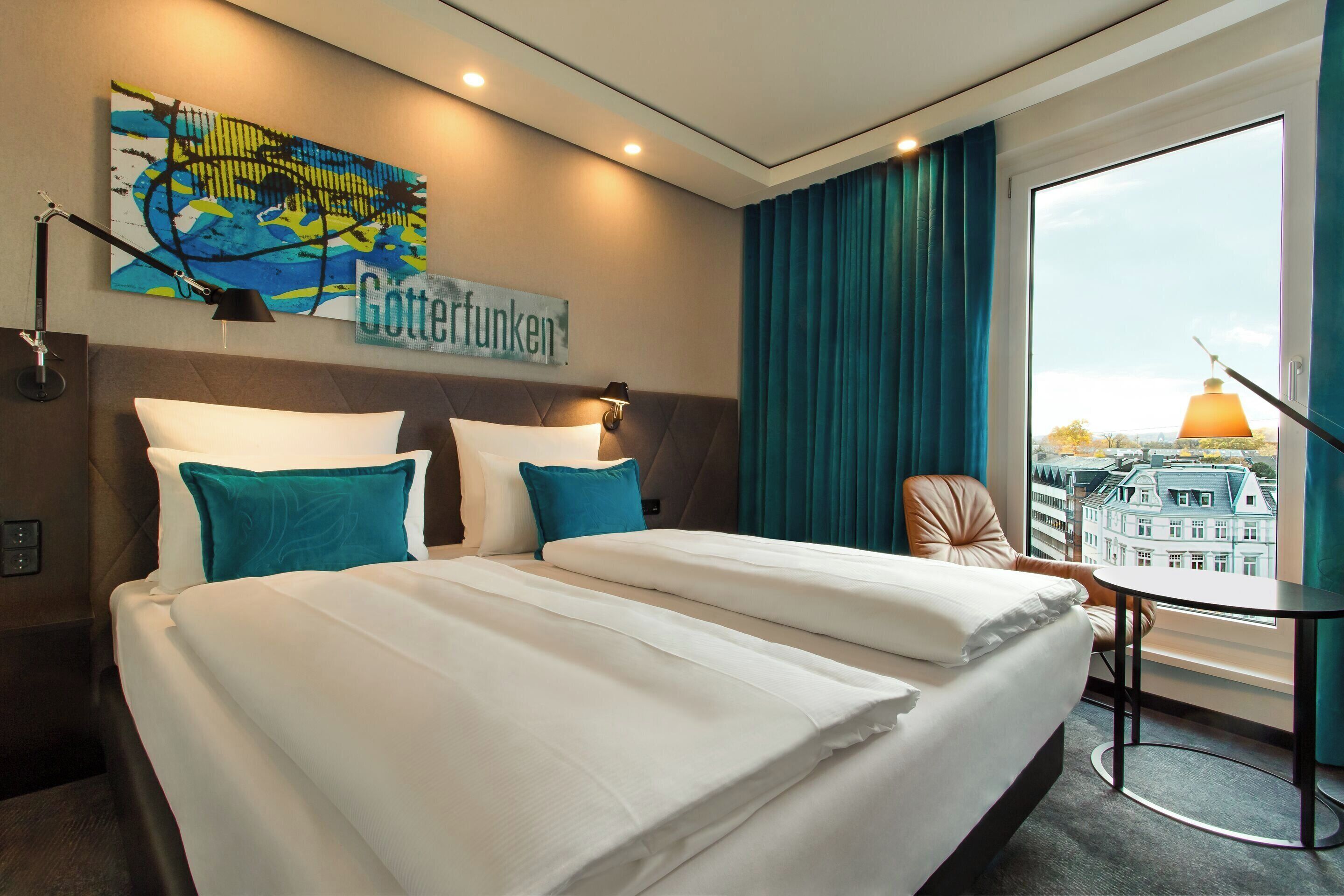 Coffres-forts dans les chambres, bureau, rideaux occultants