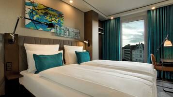 Zimmersafe, Schreibtisch, VerdunkelungsvorhÀnge, schallisolierte Zimmer