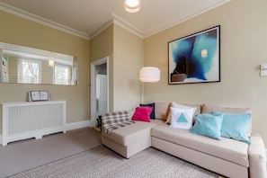 Apartment, 2 Bedrooms | Living room