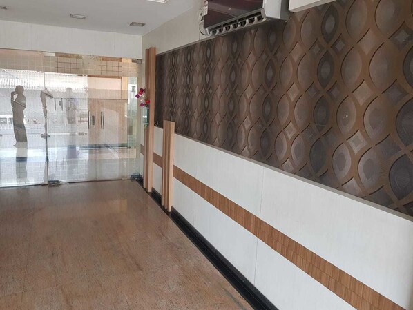 Interior entrance - Hotel Janardana (Udupi)