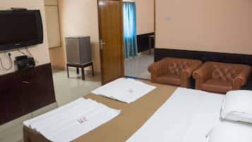 Premium bedding, desk, rollaway beds, free WiFi