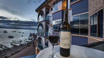 Double Room, 1 Queen Bed, Balcony, Lake View | Balcony