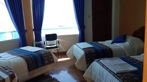 Triple Room, Balcony, Hill View | Desk, free WiFi, bed sheets - Hotel Lago Azul (Copacabana)