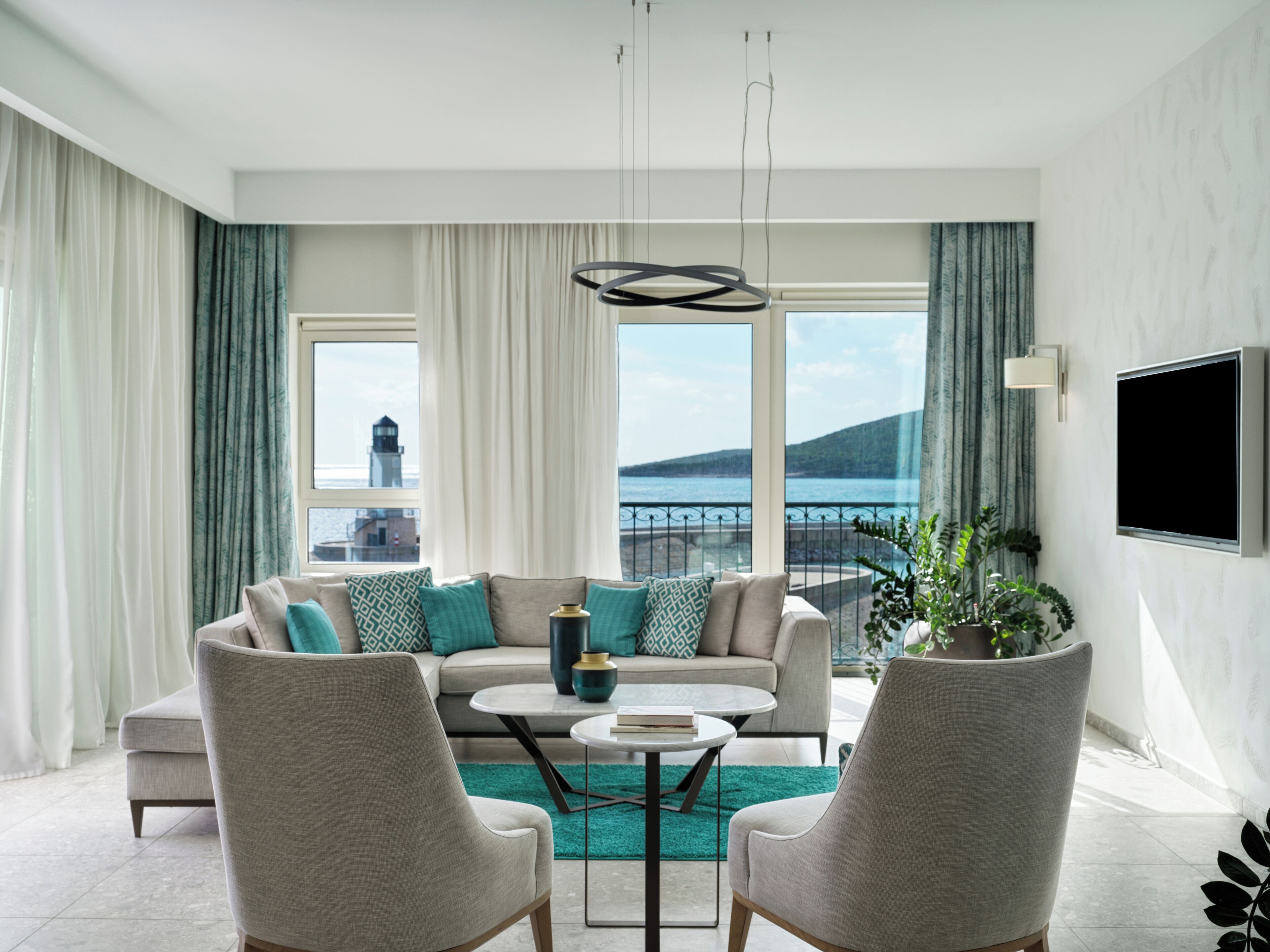 Kattohuoneisto, merinäköala (Lustica Bay) | Egyptinpuuvillaiset lakanat, ylelliset vuodevaatteet, untuvapeitot