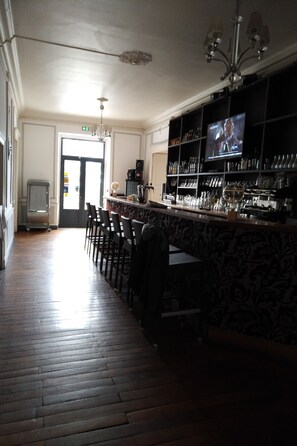 Bar (en la propiedad)