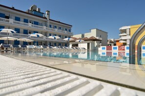 Seasonal outdoor pool