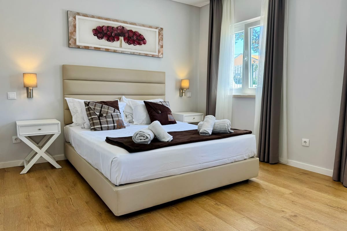 1 bedroom, blackout drapes, cribs/infant beds, free WiFi