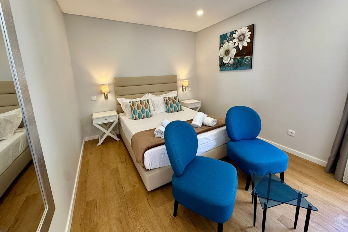 Superior tweepersoonskamer | Verduisterende gordijnen, babybedden, gratis wifi, beddengoed