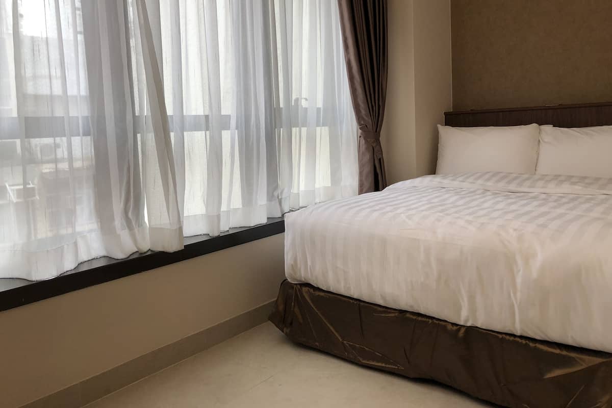 In-room safe, desk, iron/ironing board, cots/infant beds