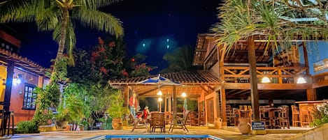 3 outdoor pools