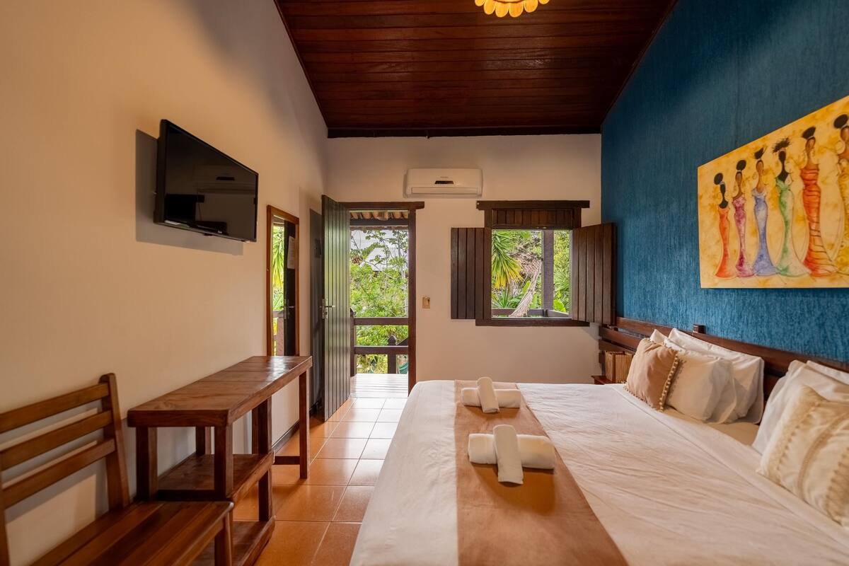 Minibar, in-room safe, iron/ironing board (on request), WiFi (free)