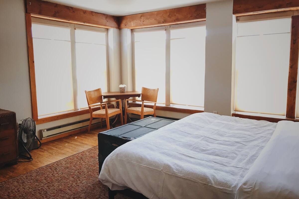 room #10, the conductors suite | 1 bedroom, free wifi, bed sheets