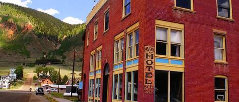 Fachada de la propiedad