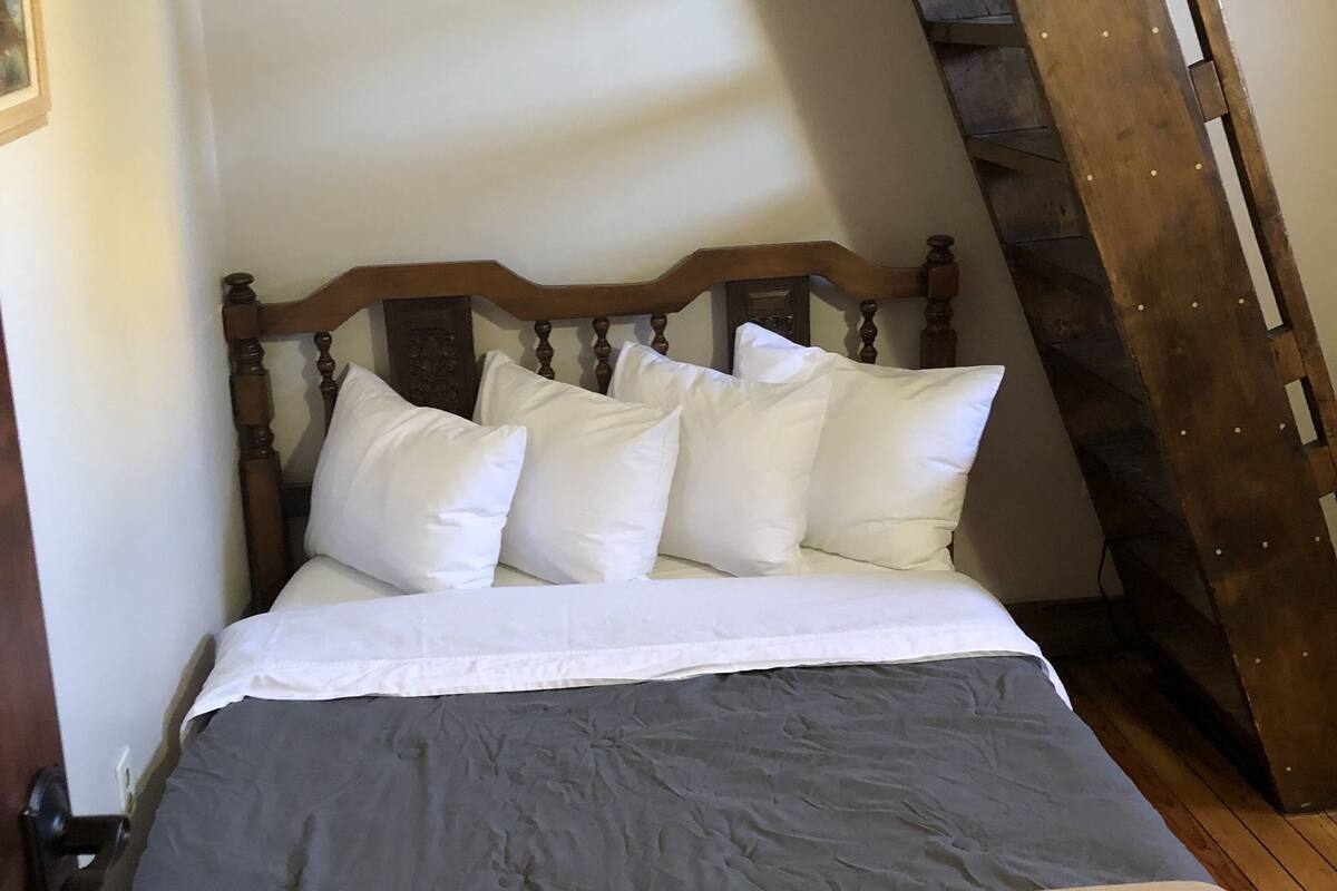 room #6, dorm with loft, shared bathroom | 1 bedroom, free wifi, bed sheets