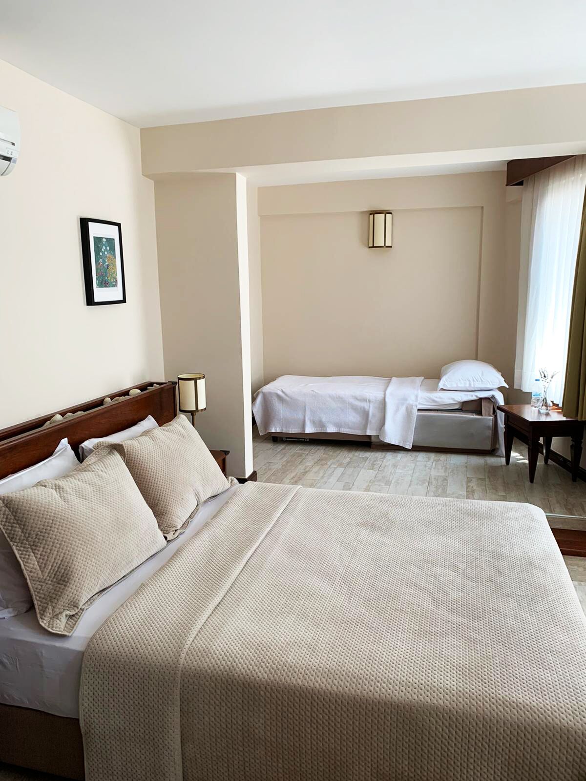 deluxe double room | extra beds