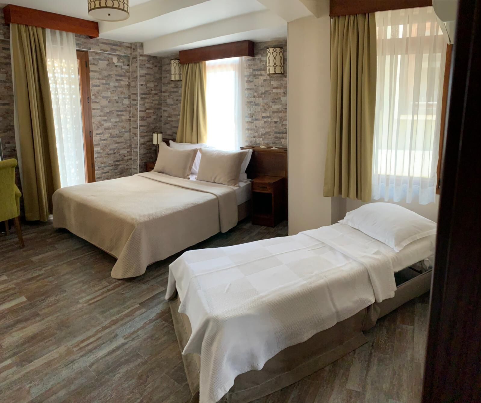 deluxe suite, 2 bedrooms | extra beds